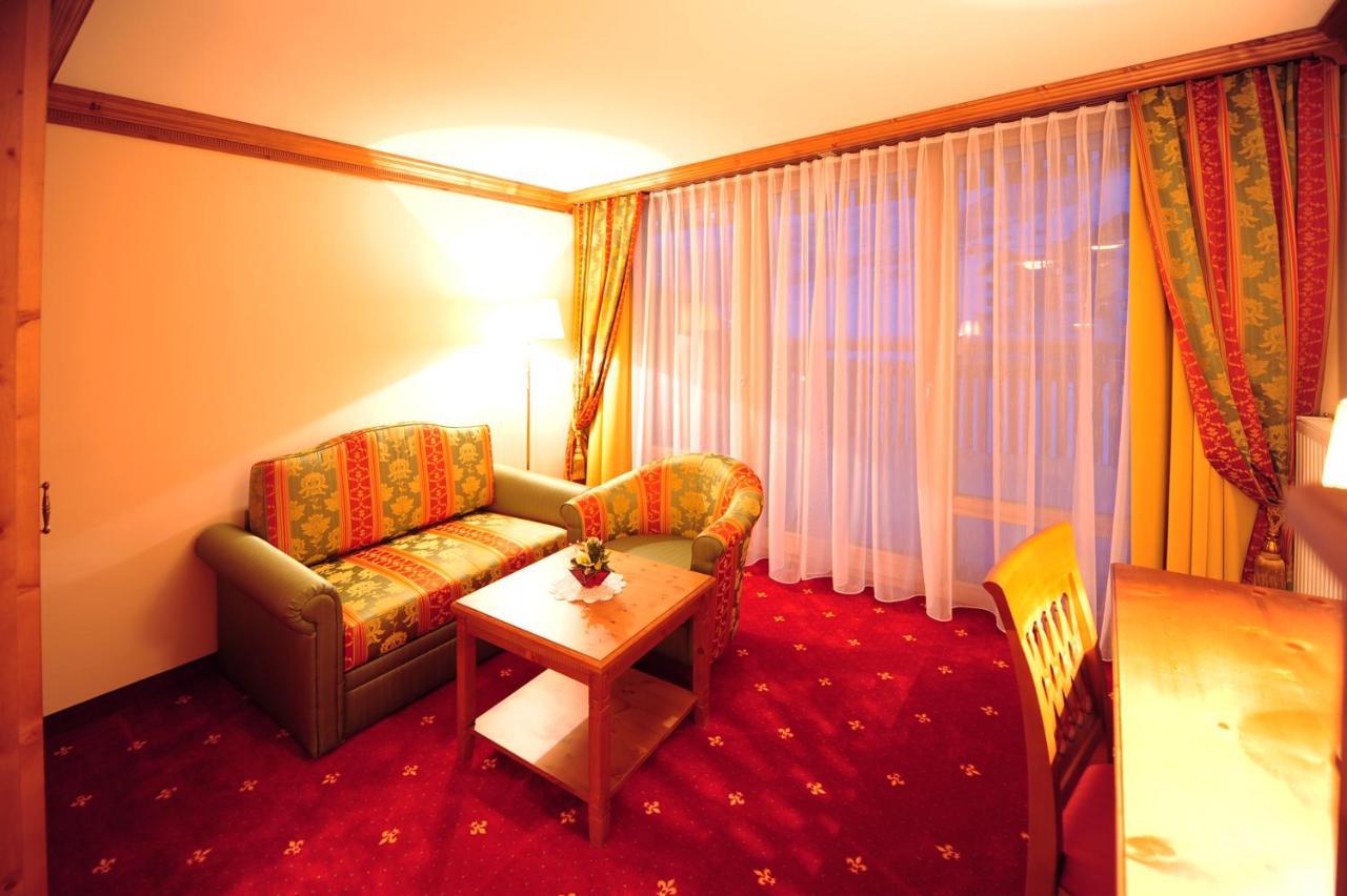 Hotel Max ザーファウス エクステリア 写真